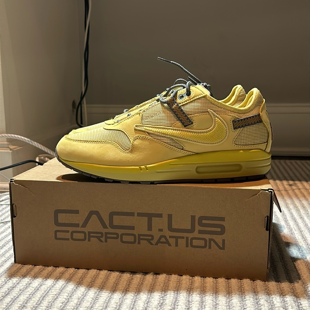 Travis Scott Cactus Jack Air Max 1 Saturn Gold BRAND NEW